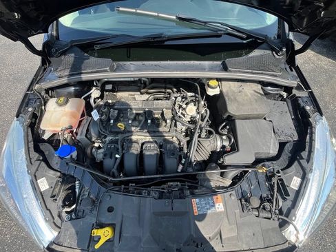 Used 2017 Ford Focus SE FWD image 31