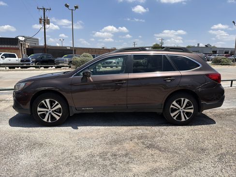Used 2019 Subaru Outback 2.5i Limited AWD/4WD image 6