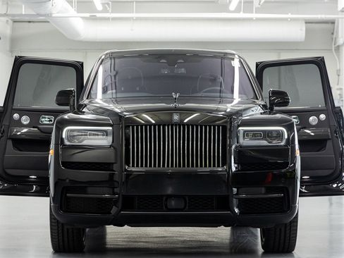 Used 2024 Rolls-Royce Cullinan Black Badge w/ Driver's Package AWD/4WD image 18