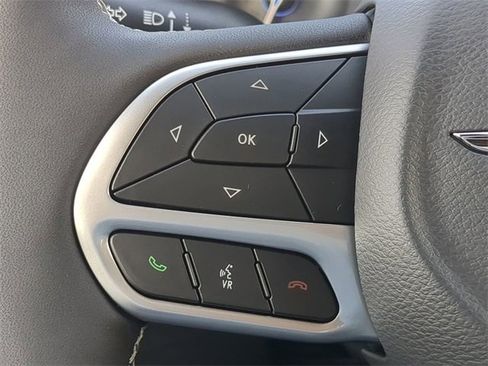 New 2026 Chrysler Pacifica Limited w/ Uconnect Theater Family Group image 35