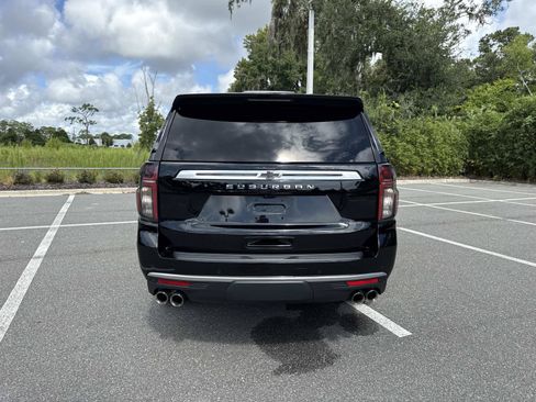 Used 2023 Chevrolet Suburban High Country w/ Advanced Technology Package RWD image 4