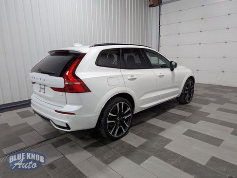 Used 2023 Volvo XC60 T8 Ultimate w/ Climate Package image 4