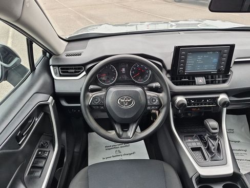 Used 2020 Toyota RAV4 LE FWD image 28