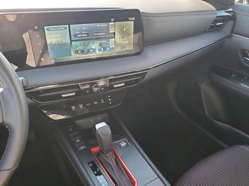 Certified 2025 Nissan Kicks SR image 19