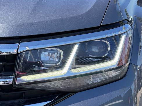 Used 2021 Volkswagen Atlas SEL R-Line image 6