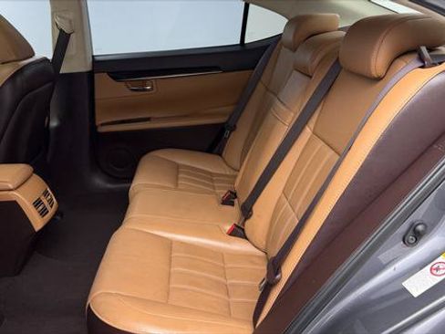 Used 2018 Lexus ES 350 w/ Luxury Package w/Wood Trim FWD image 17