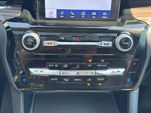 Used 2023 Ford Explorer Limited w/ Limited Technology Package RWD image 25