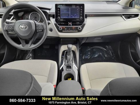 Used 2021 Toyota Corolla LE w/ LE Convenience Package image 12