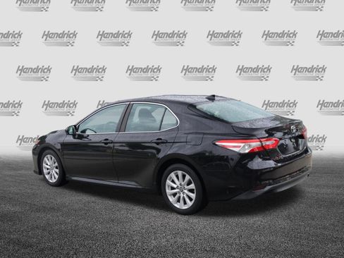 Used 2019 Toyota Camry LE FWD image 7