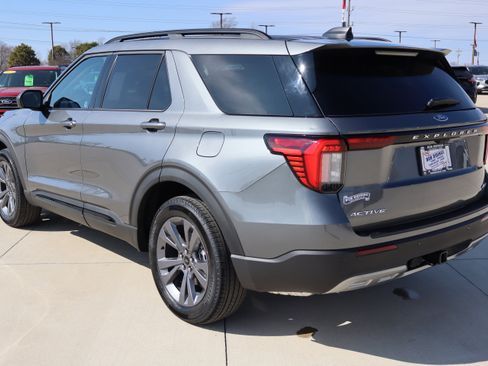 New 2026 Ford Explorer Active w/ Active Comfort Package image 7