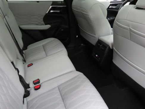 New 2026 Mitsubishi Outlander SEL FWD image 24