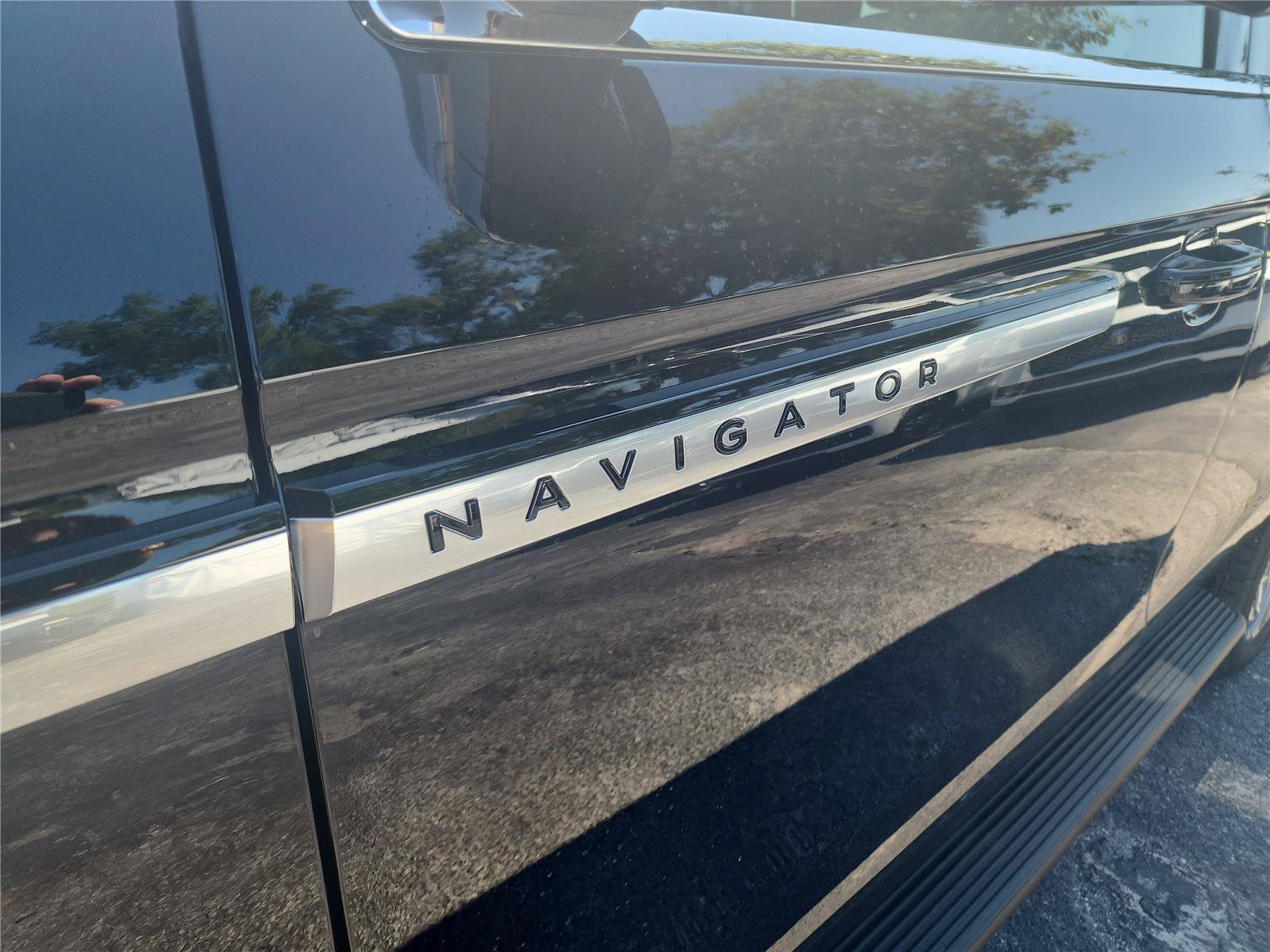 New 2026 Lincoln Navigator Premiere AWD/4WD image 10