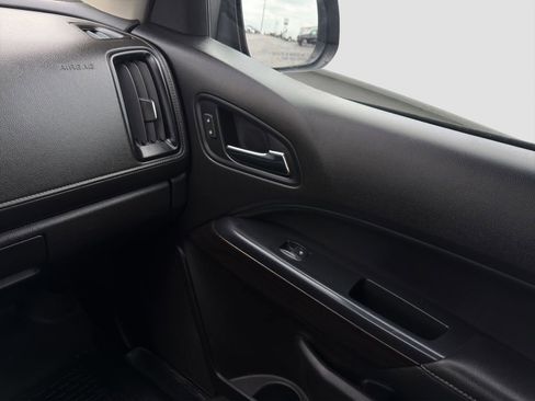 Used 2018 GMC Canyon SLE w/ SLE Convenience Package image 17