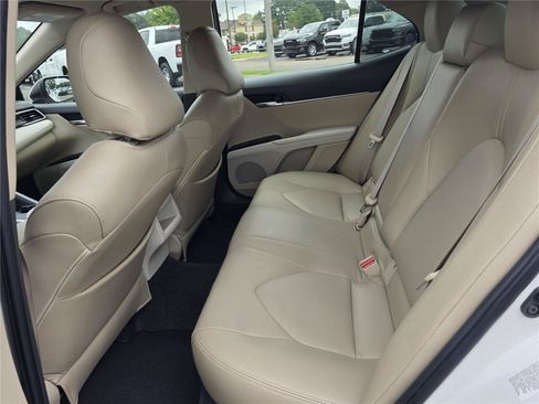 Used 2018 Toyota Camry LE FWD image 27
