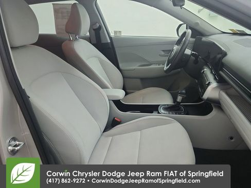 Used 2025 Hyundai Kona SEL image 30