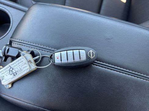 Used 2025 Nissan Altima 2.5 SV FWD image 24