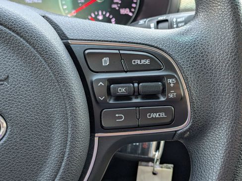 Used 2017 Kia Optima LX FWD image 20