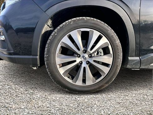 Used 2022 Subaru Ascent Limited image 8