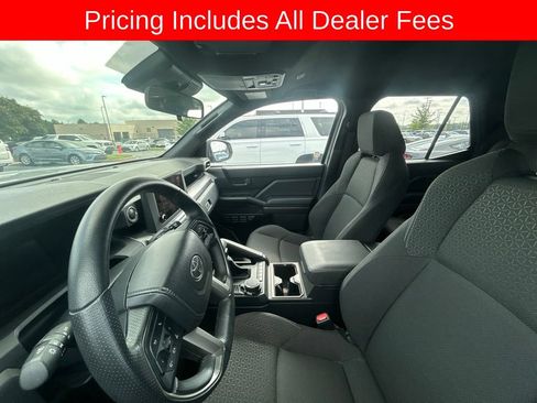 Used 2025 Toyota 4Runner SR5 AWD/4WD image 11
