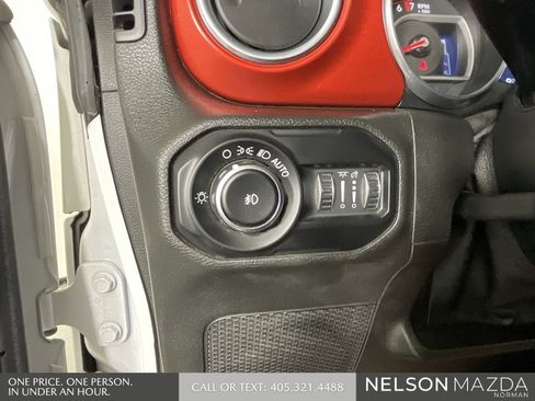 Used 2018 Jeep Wrangler Unlimited Rubicon w/ Dual Top Group image 42