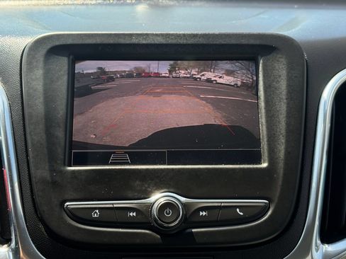 Used 2022 Chevrolet Equinox LS FWD image 31