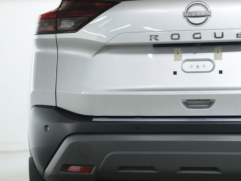 Used 2023 Nissan Rogue SV w/ SV Premium Package image 44