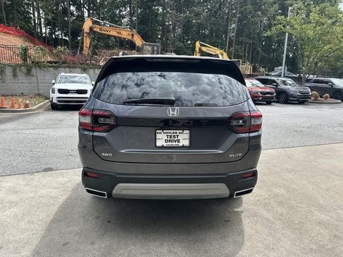 Used 2025 Honda Pilot Elite image 7