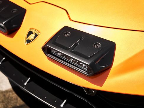 Used 2023 Lamborghini Huracan Sterrato image 8