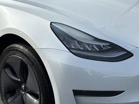 Used 2020 Tesla Model 3 Standard Range image 10
