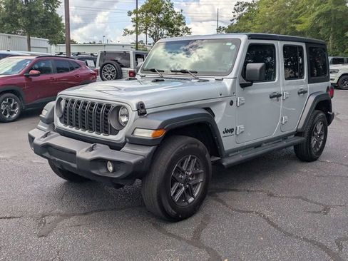 Used 2024 Jeep Wrangler Unlimited Sport AWD/4WD image 8