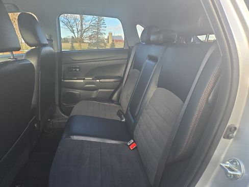 Used 2024 Mitsubishi Outlander Sport SE image 9