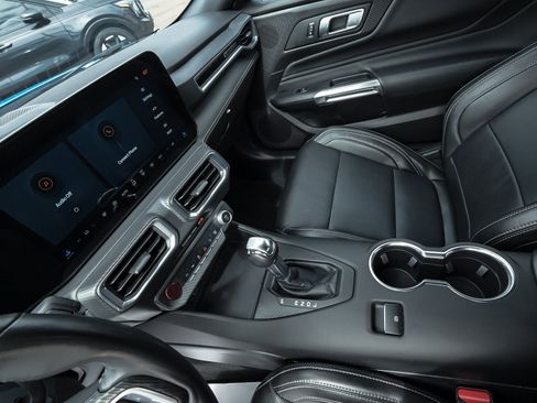 Used 2025 Ford Mustang Premium RWD image 30