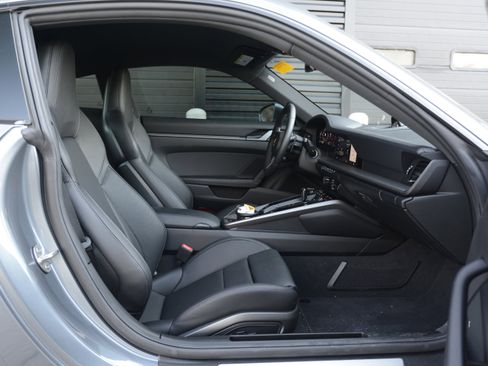 Used 2026 Porsche 911 Carrera RWD image 26