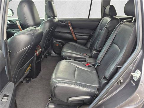 Used 2013 Toyota Highlander Limited AWD/4WD image 18