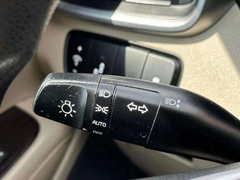 Used 2020 Kia Sorento LX image 45