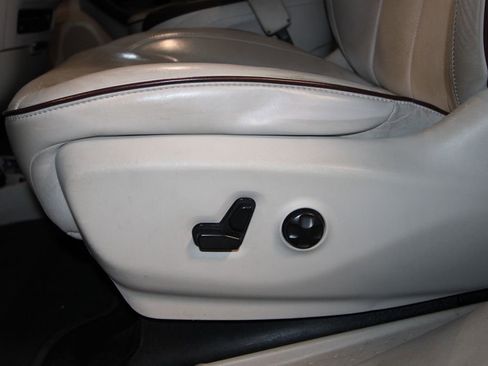 Used 2017 Chrysler Pacifica Limited w/ UConnect Theater Package image 7