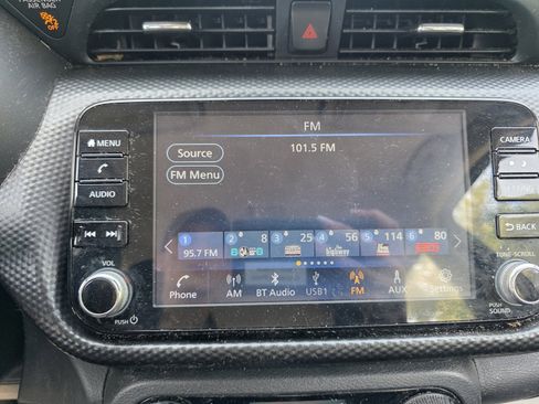 Used 2021 Nissan Kicks SV image 16