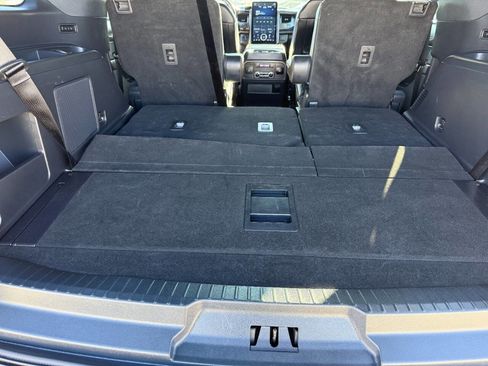 Used 2023 Ford Expedition Platinum image 32