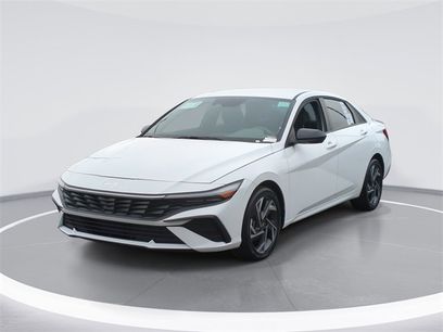 New 2025 Hyundai Elantra SEL