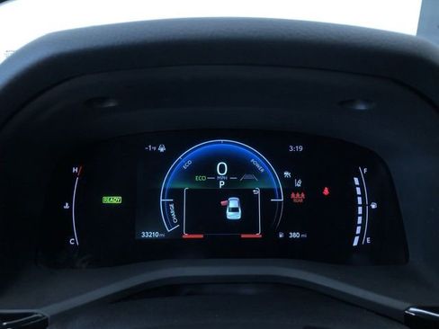 Used 2025 Toyota Camry LE image 31