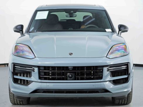 Used 2024 Porsche Cayenne Turbo image 50