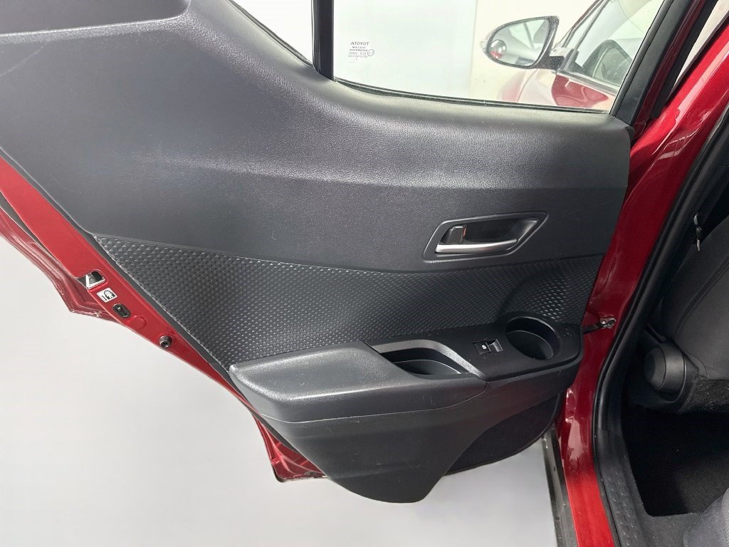 Used 2018 Toyota C-HR XLE FWD image 20
