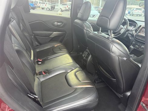 Used 2019 Jeep Cherokee Latitude Plus image 17