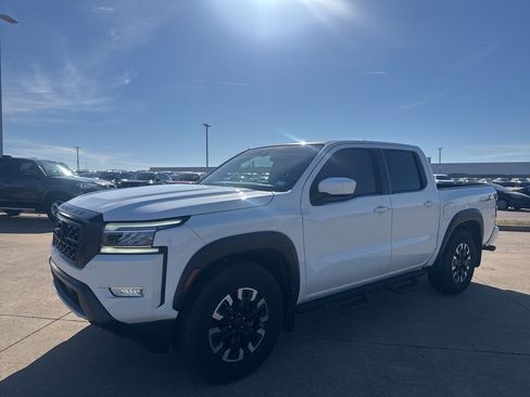 Used 2024 Nissan Frontier Pro-X w/ Tow Package image 8