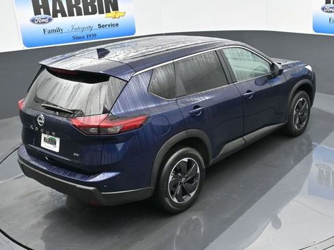 Used 2024 Nissan Rogue SV image 27