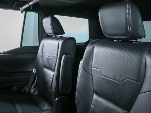 Used 2025 Lexus GX 550 w/ Accessory Package (Z1) AWD/4WD image 28