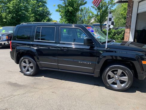 Used 2015 Jeep Patriot High Altitude AWD/4WD image 3
