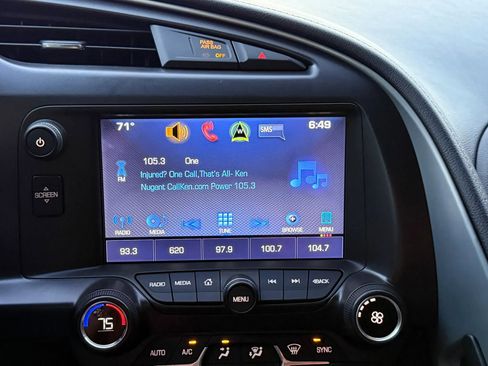 Used 2017 Chevrolet Corvette Stingray Coupe w/ Carbon Flash Badge Package image 28