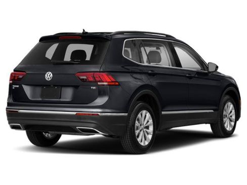 Used 2019 Volkswagen Tiguan SE w/ Panoramic Sunroof Package AWD/4WD image 2
