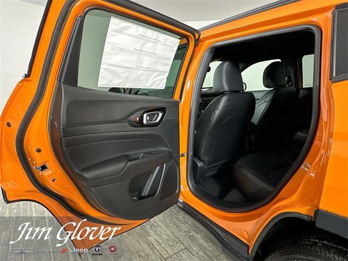 New 2026 Jeep Compass Latitude image 13